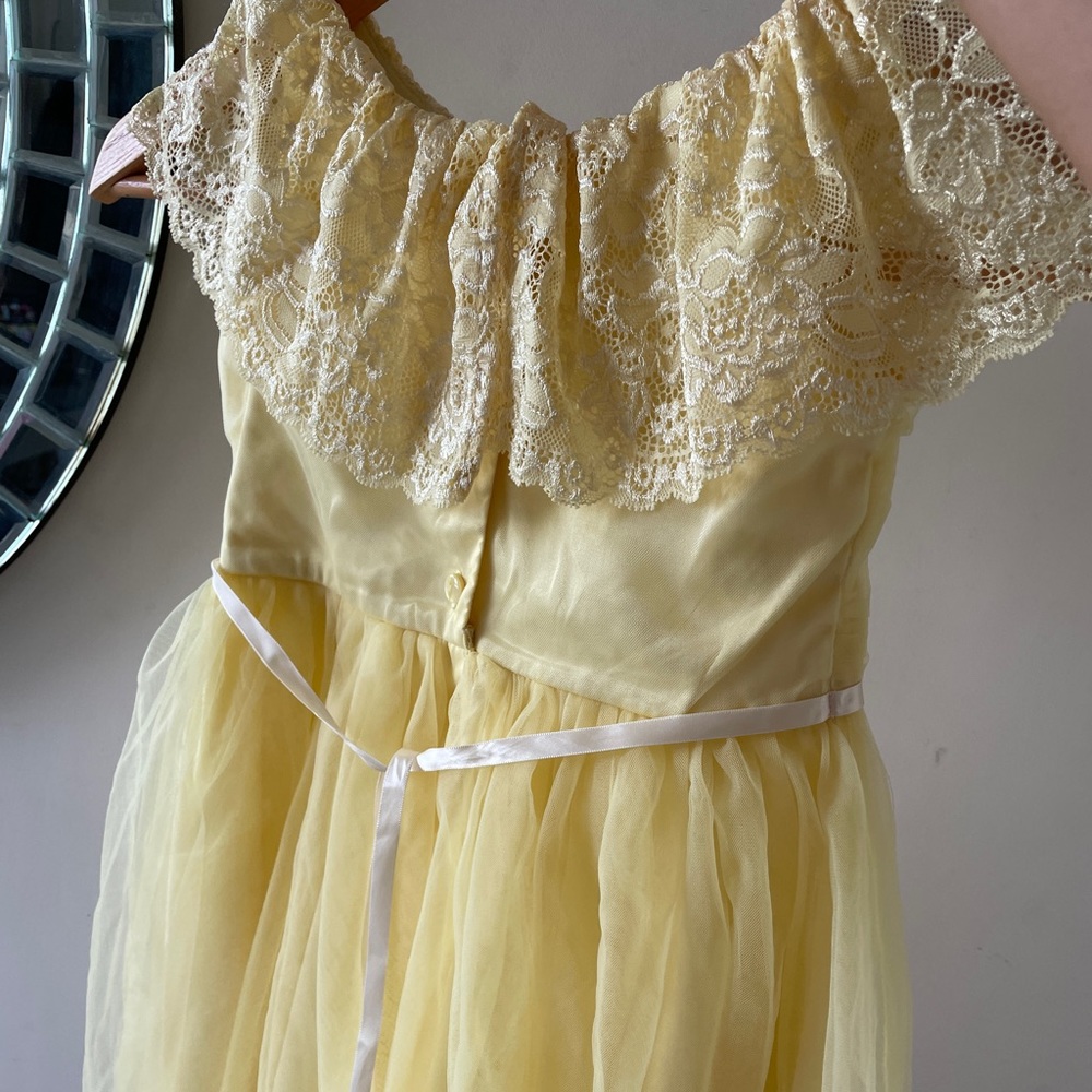Fresh Yellow Belle Dress with Lace detailing- Girls - 4–5years - Used - Picture 12 of 13